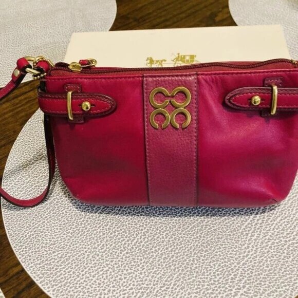 ✨ Vintage Coach Burgundy Leather Clutch in Original box ✨RARE Find✨ - Picture 3 of 14